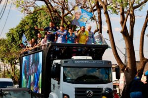 Com mais de 400 carros, Gayer comanda carreata em Goiânia: “É hora de resgatar o Brasil”