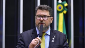 Projetos de lei de Marcos Pollon ampliam proteção das mulheres contra violência
