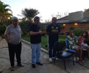 Campanha de Izalci mostra força em reunião com apoiadores no Condomínio Quinta dos Amarantes no Incra 9