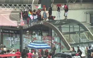 Evento pró Lula São Paulo termina com manifestantes tocando o terror na Av. Paulista